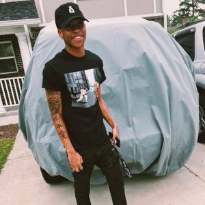 Meet your Posher, Zelooo